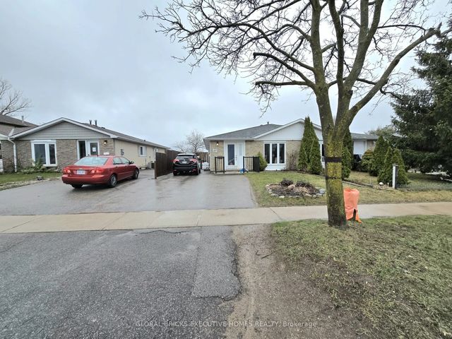 27 Browning Trail Main, Barrie