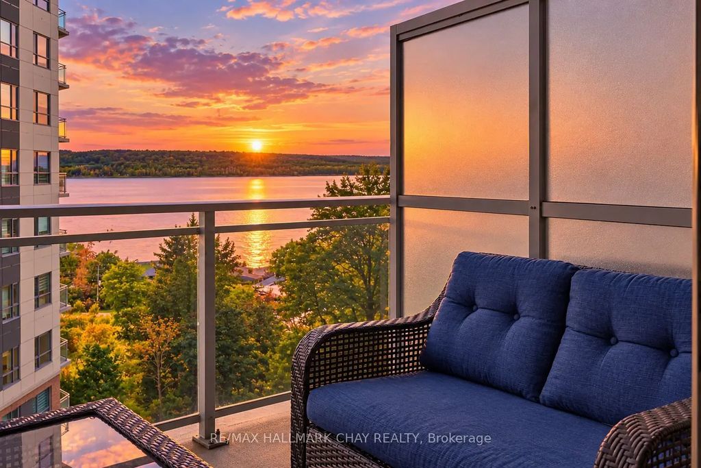 58 Lakeside Terrace 819, Barrie