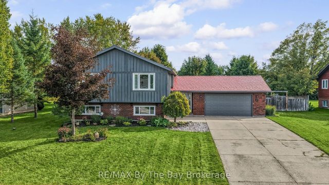 2 Red Oak Drive, Wasaga Beach