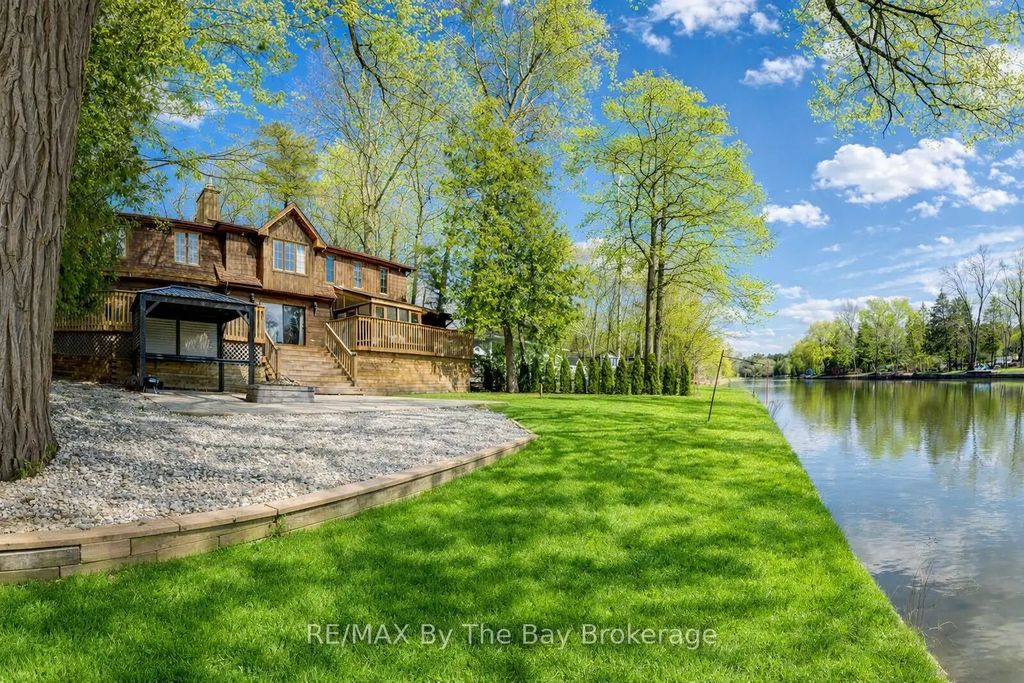 646 Oxbow Park Drive, Wasaga Beach