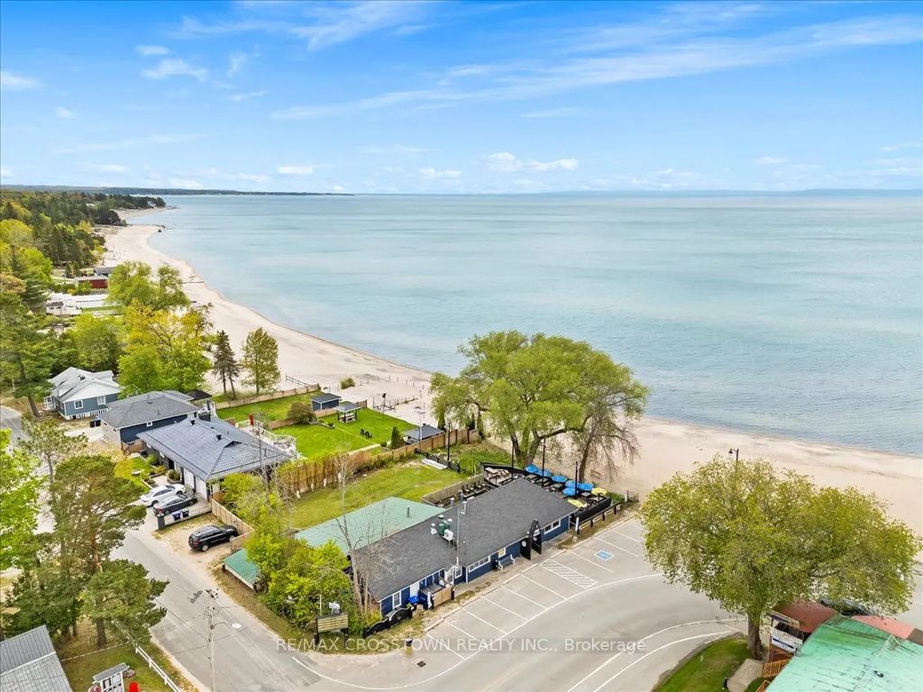369 Balm Beach Road W, Tiny