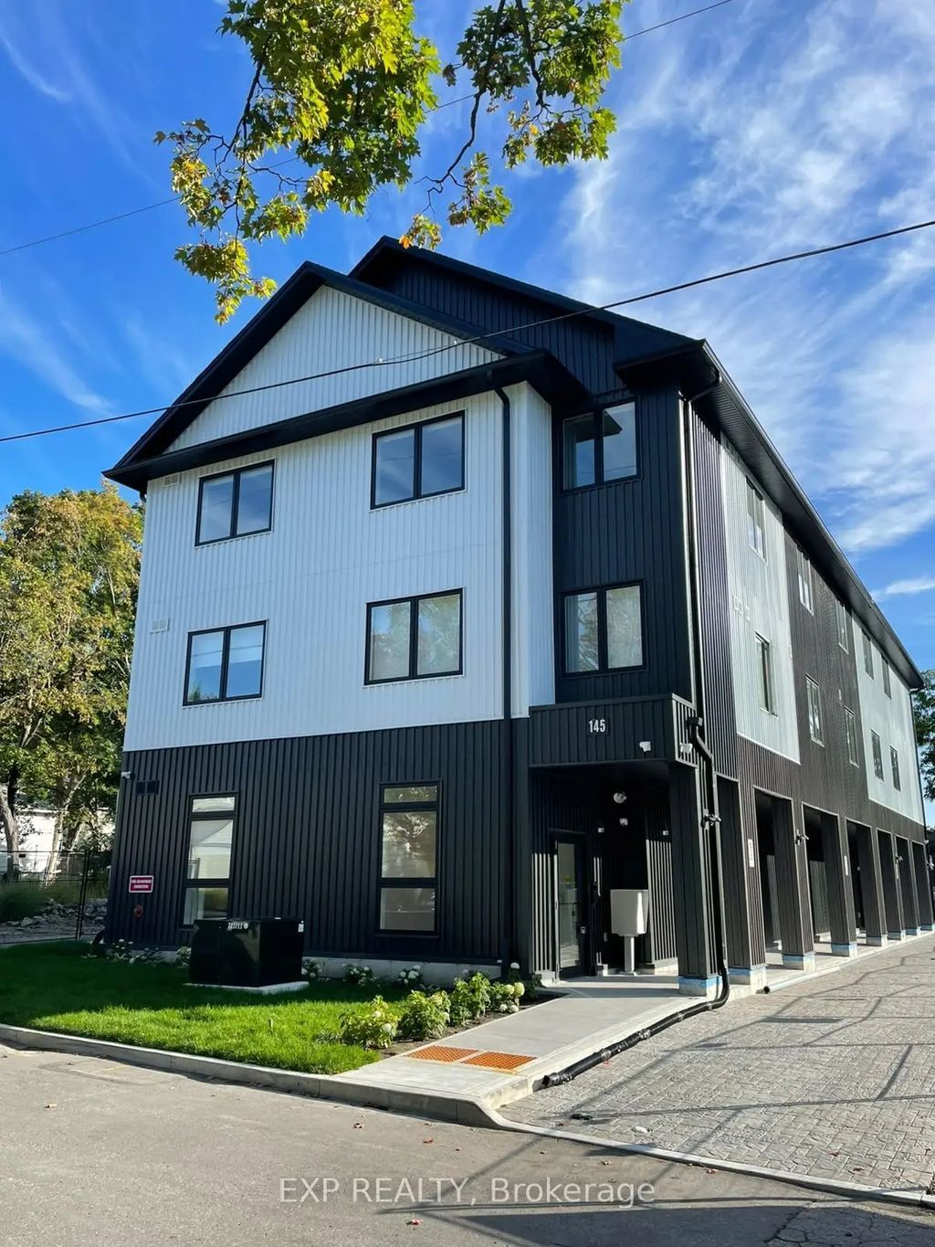 145 Clapperton Street 302, Barrie