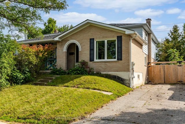 21 B College Crescent, Barrie