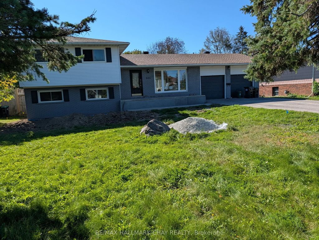 605 Big Bay Point Road, Barrie