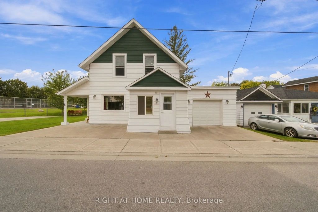 8 Maria Street, Penetanguishene