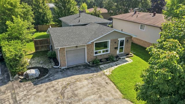 32 Courtice Crescent, Collingwood