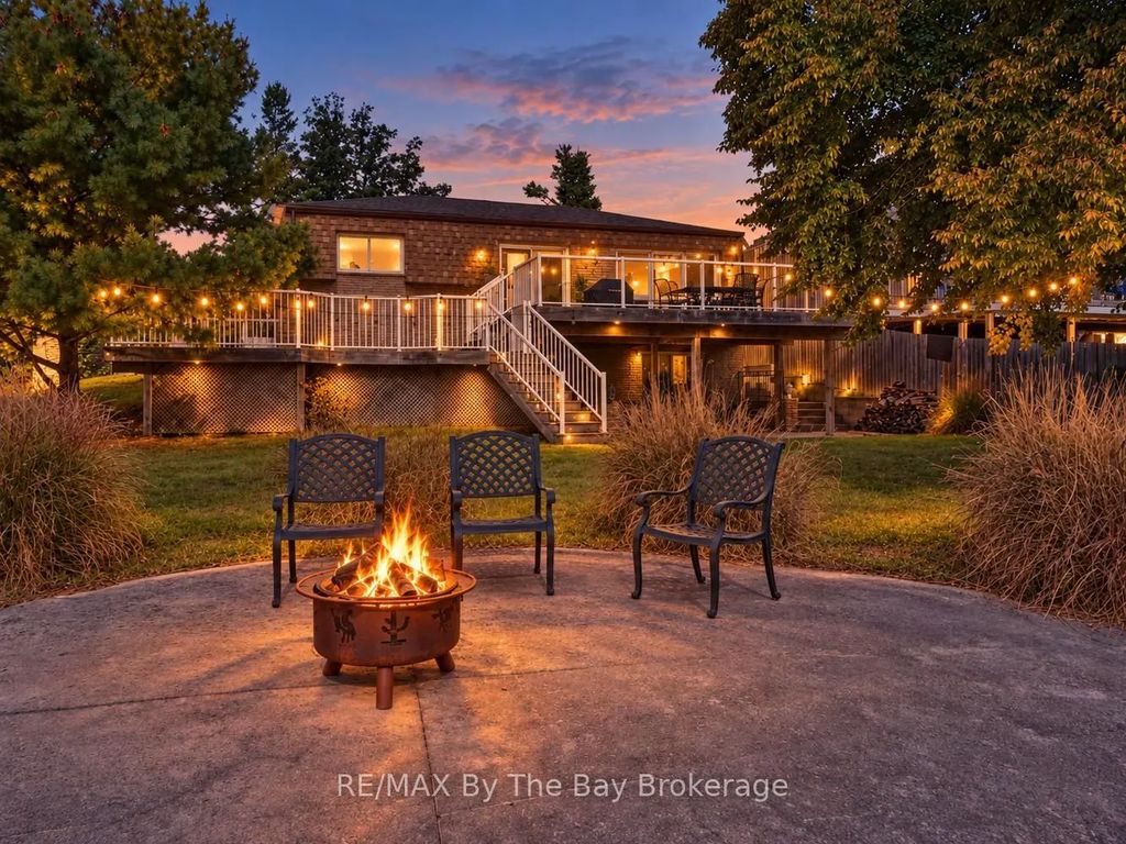 83 Old Mosley Street, Wasaga Beach
