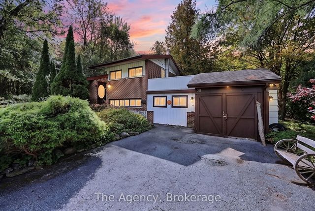 38 Pine Street, Tay