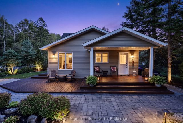 1 Moore Avenue, Tiny