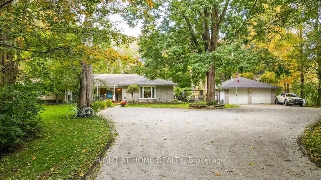 1602 County 92 Road, Springwater