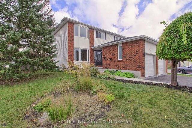 313 Hickling Trail, Barrie