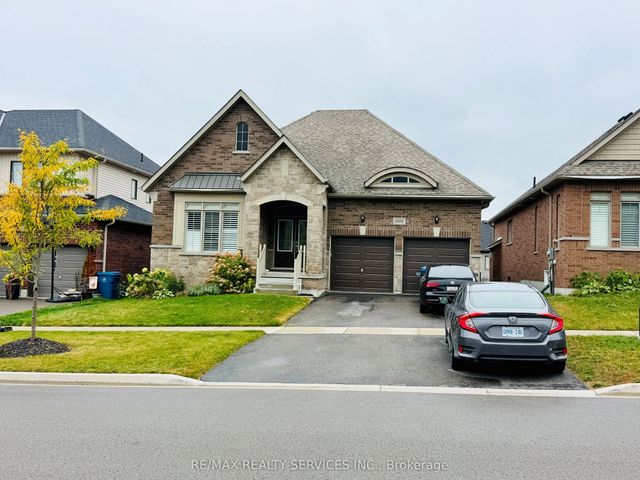 3076 Orion Boulevard, Orillia