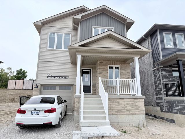 95 Flan Boulevard, Barrie
