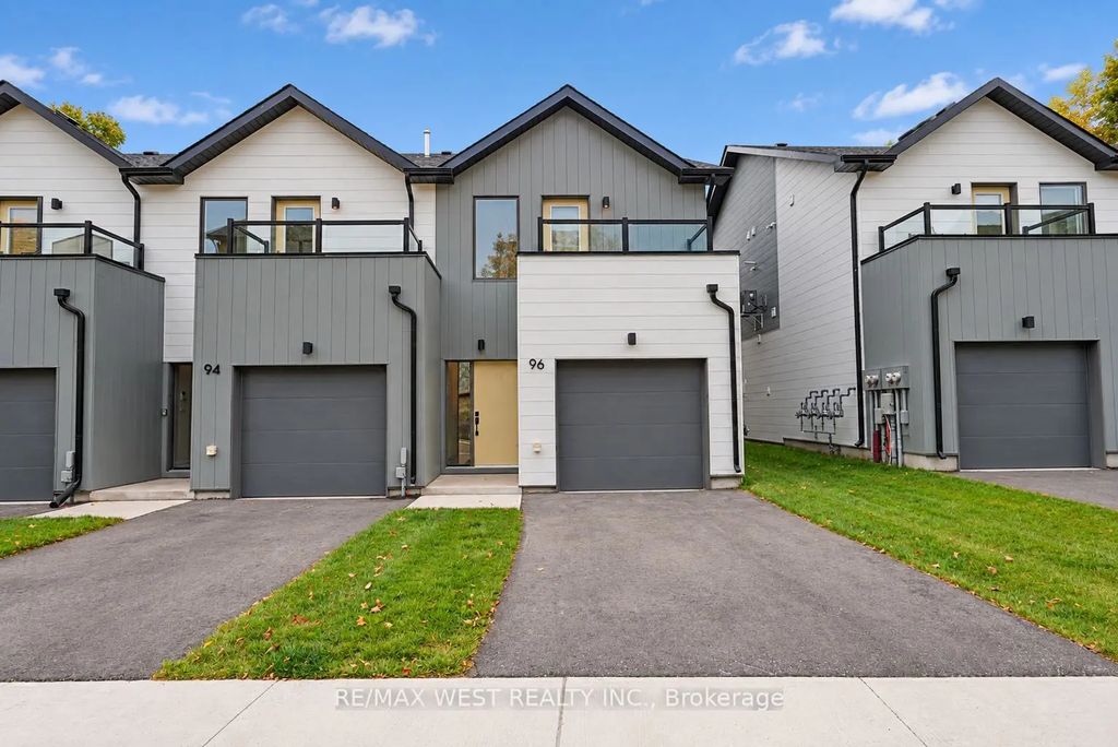 96 Sunshine Lane, Orillia
