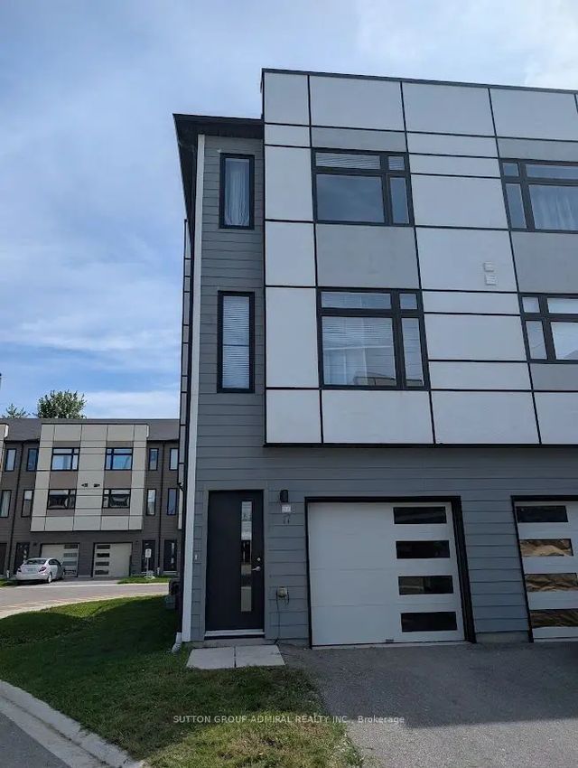 540 Essa Road 17, Barrie