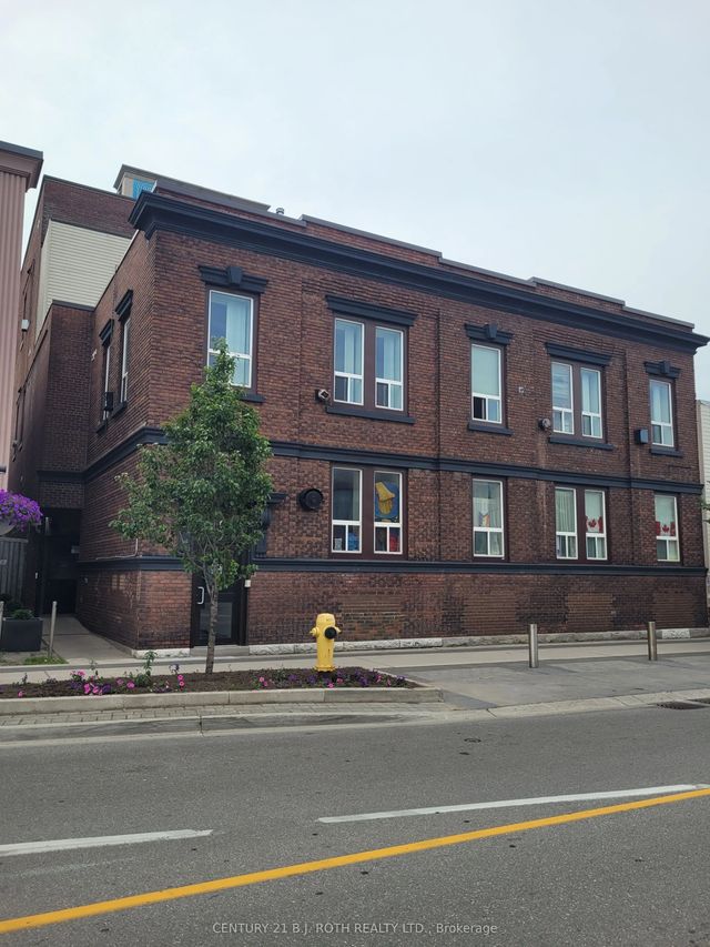 19 Dunlop Street W 203, Barrie