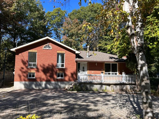 97 Forest Circle, Tiny