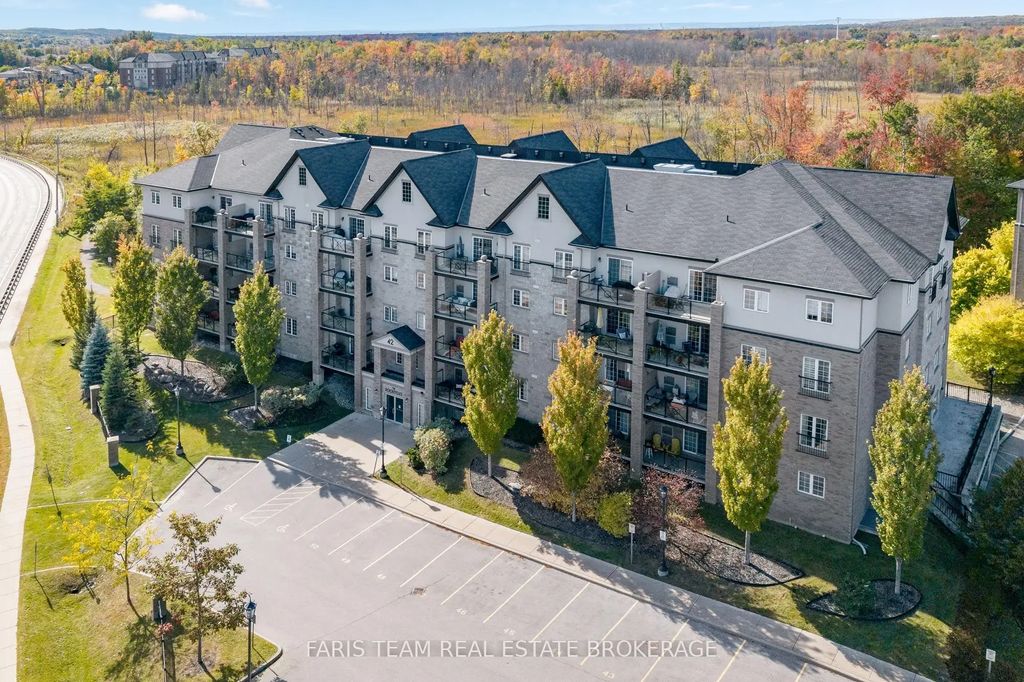 42 Ferndale Drive S 212, Barrie