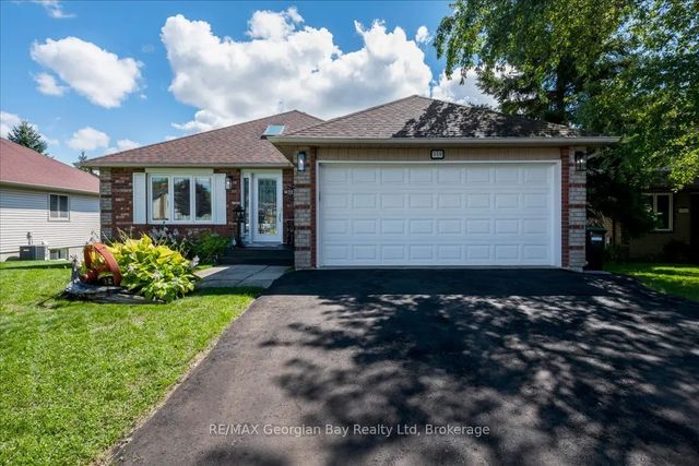 359 Galloway Boulevard, Midland