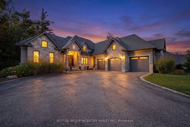 18 Wendat Trail, Springwater