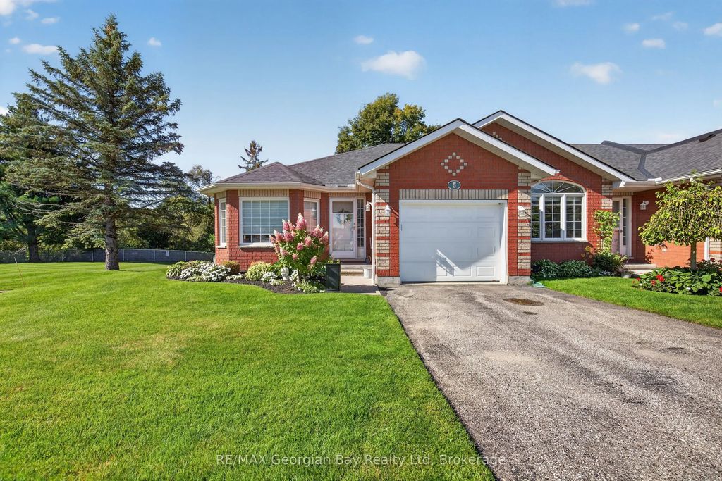 90 Thompsons Road 5, Penetanguishene