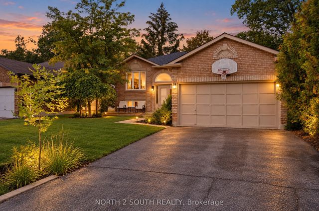 74 Leo Boulevard, Wasaga Beach