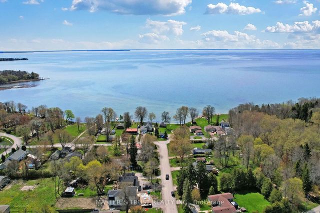 3965 Hilltop Road, Ramara