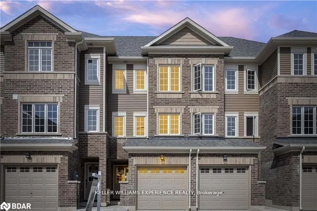 47 Pumpkin Corner Crescent, Barrie