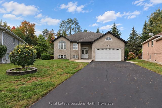 16 Donato Way, Wasaga Beach