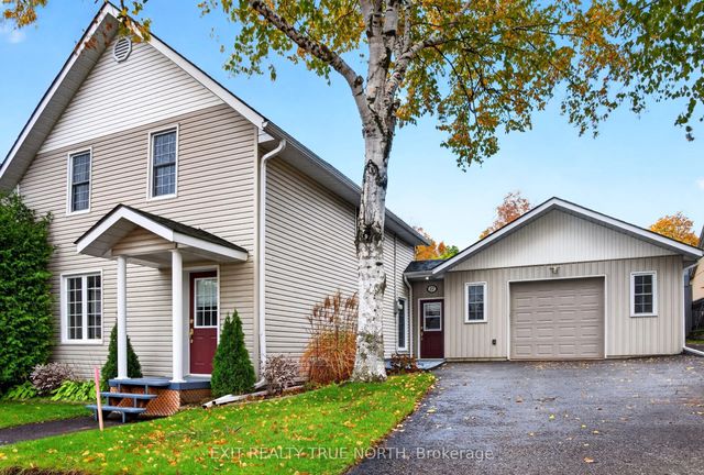 17 Peel Street, Penetanguishene