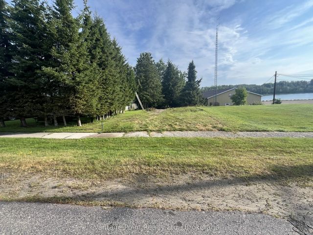 33 Third Street E, Timiskaming
