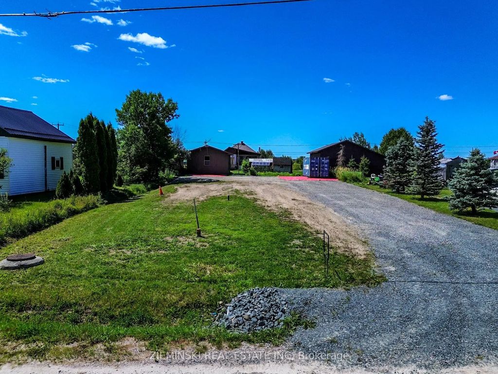 62 Edward Street, Iroquois Falls