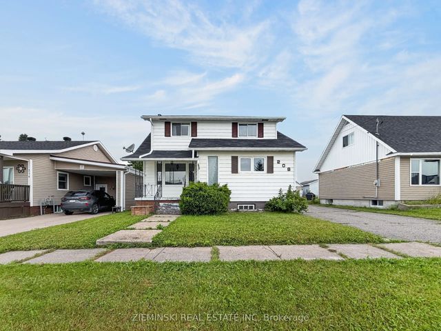 208 Marion Street, Iroquois Falls