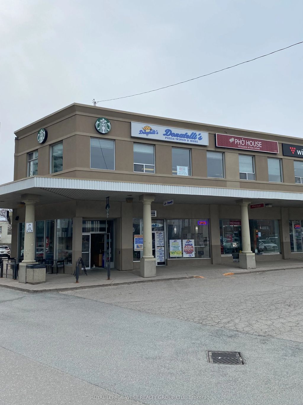5230 Dundas Street W 200, Toronto W08