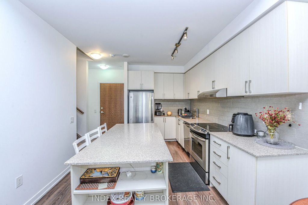 2560 Eglinton Avenue 103, Mississauga