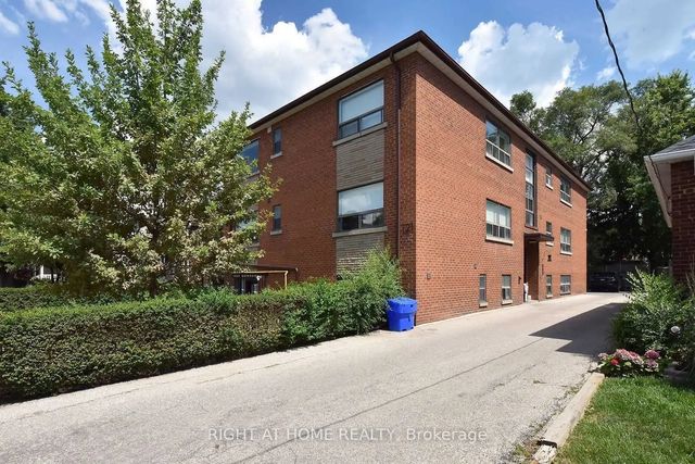 121 Fourth Street, Toronto W06