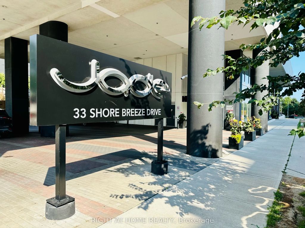 33 Shore Breeze Drive 504, Toronto W06