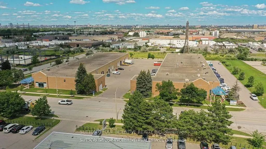 53 Queens Plate Drive 7-9, Toronto W10