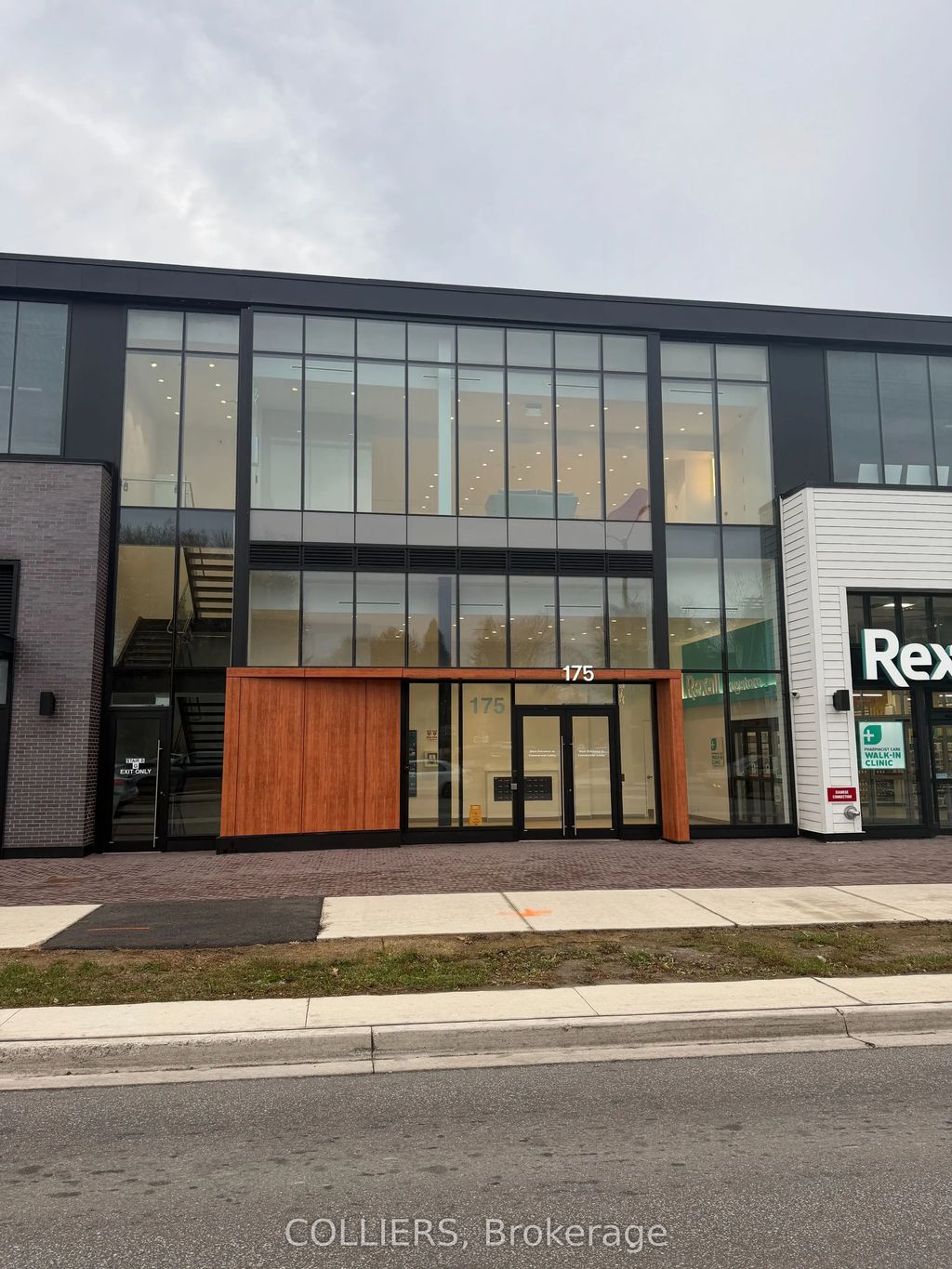 175 Lakeshore Road W Suite 1, Mississauga