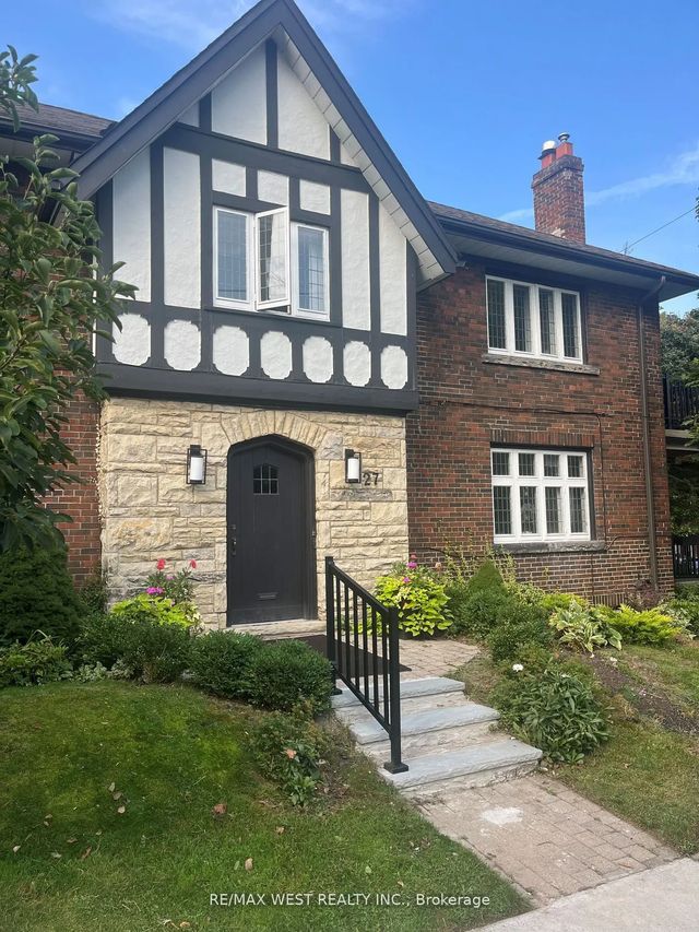 27 Oakview Avenue Bsmt, Toronto W02