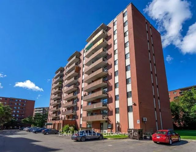 45 Paisley Boulevard W, Mississauga