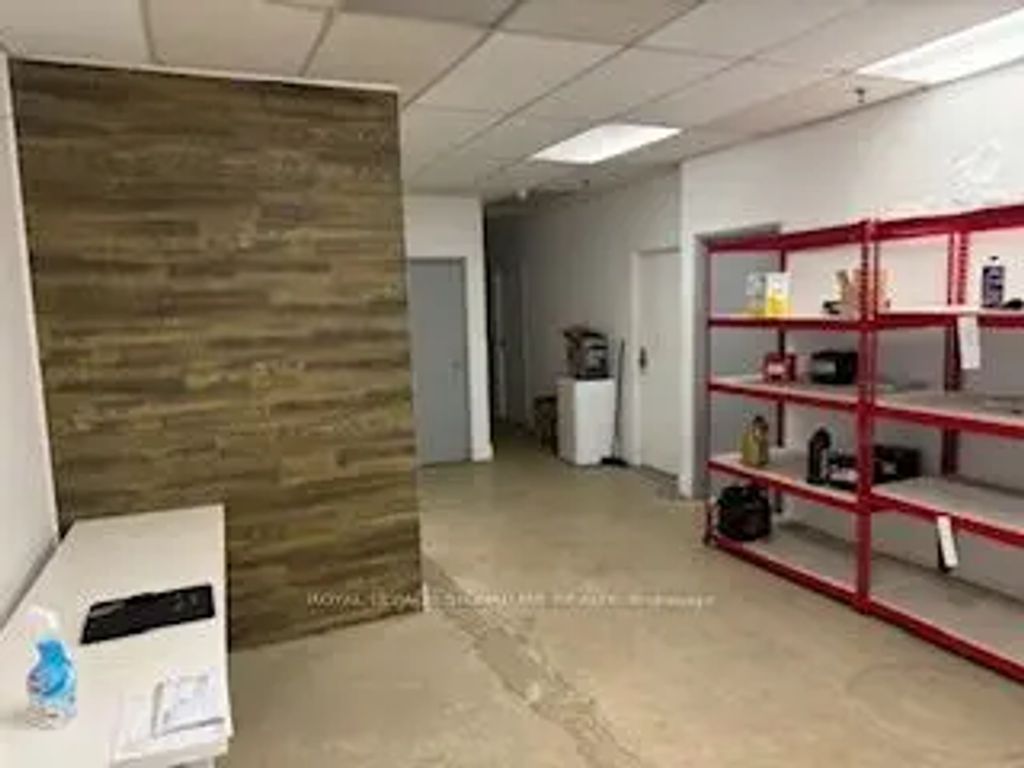 37 Kodiak Crescent 6, Toronto W05