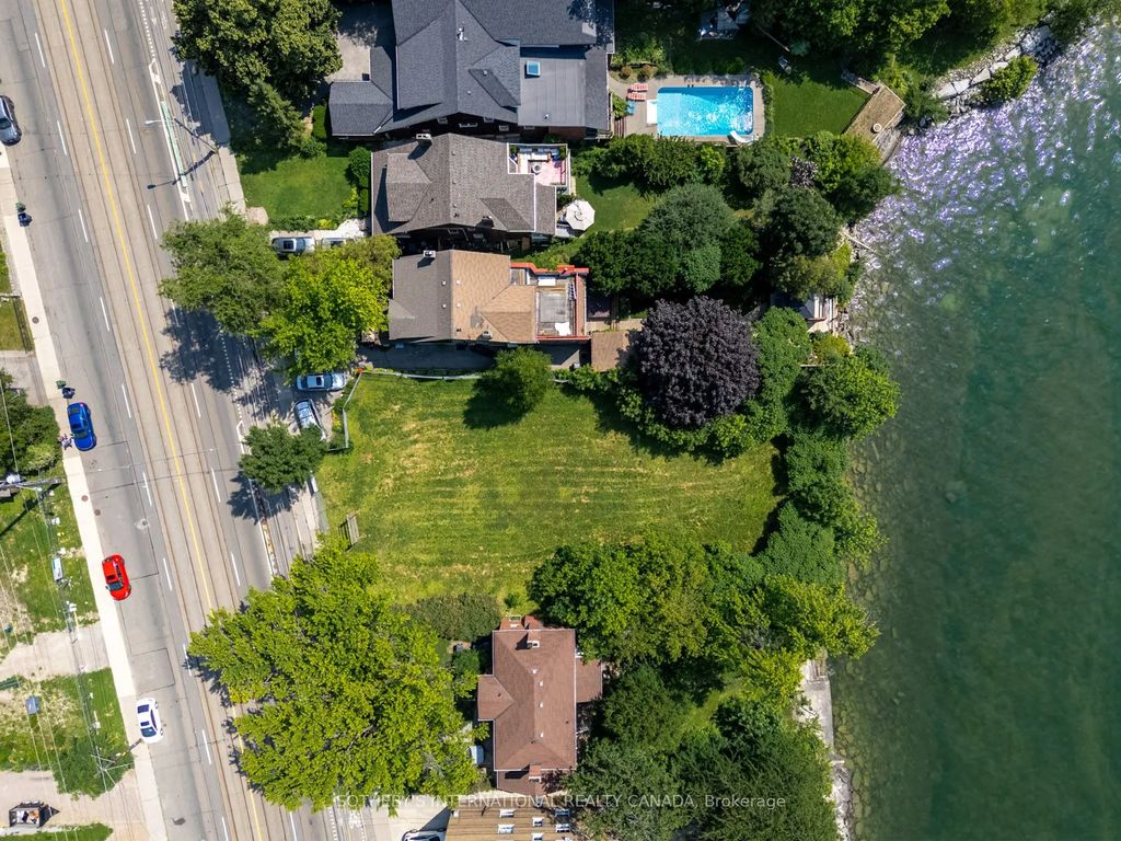 2685 Lake Shore Boulevard W, Toronto W06