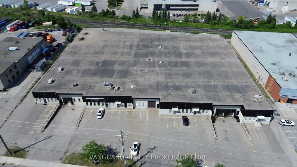 810 Flint Road, Toronto W05