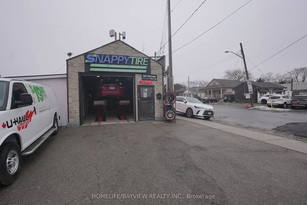 811 Lakeshore Road E, Mississauga