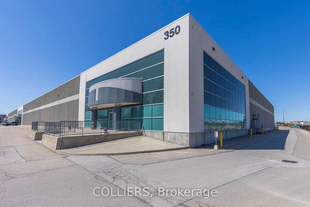 350 Parkhurst Square Unit B, Brampton