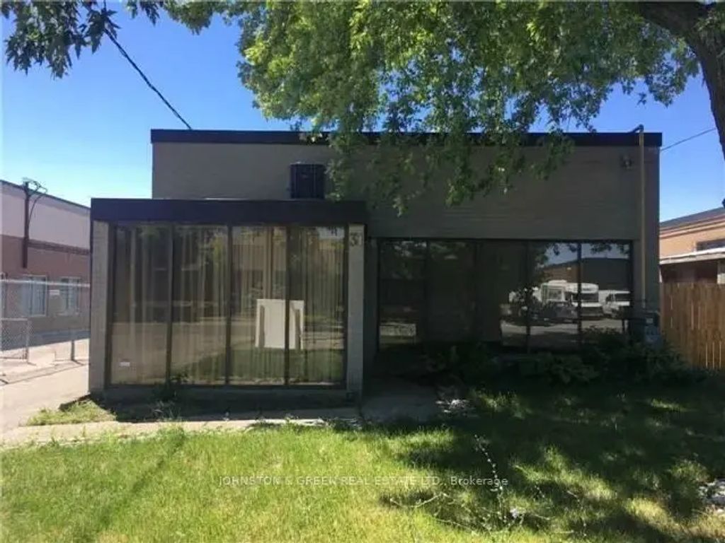31 Jutland Road, Toronto W08