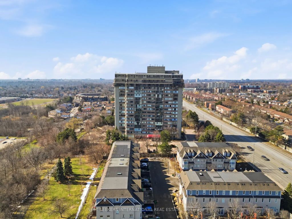 880 Dundas Street W 1604, Mississauga