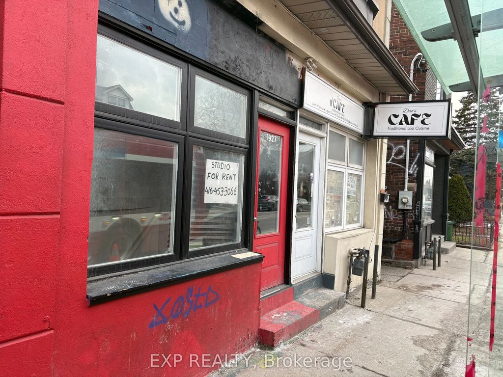 1927 Davenport Road E, Toronto W03