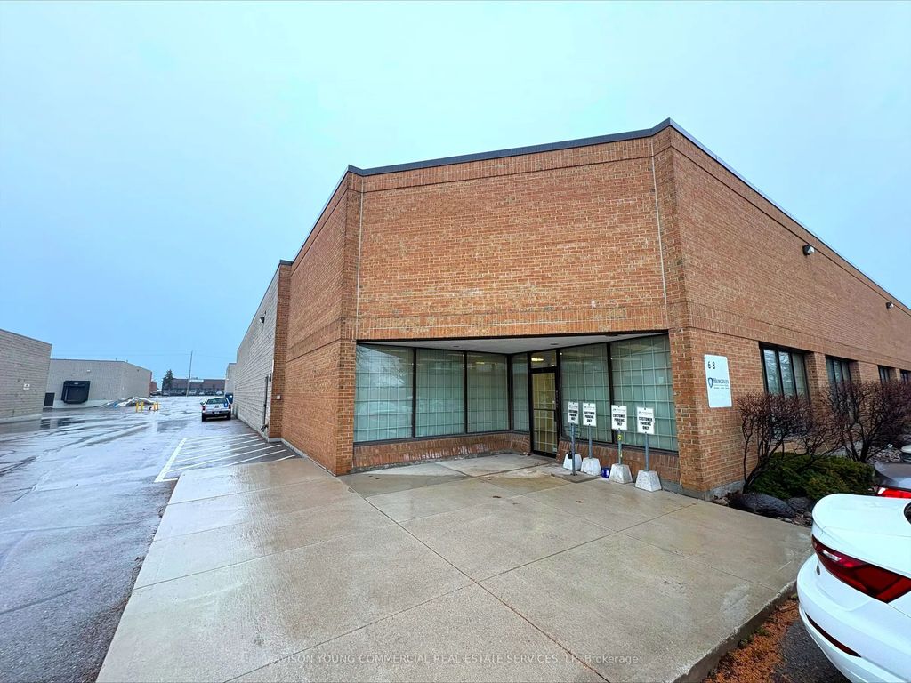 1750 Courtneypark Drive E 8, Mississauga